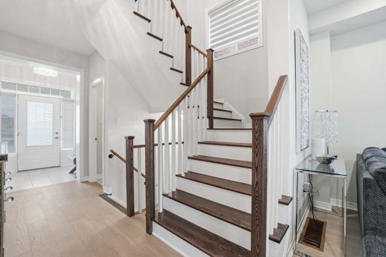 10-web-or-mls-92-pridham-pl