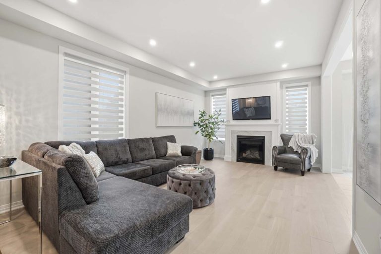 12-web-or-mls-92-pridham-pl