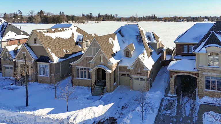 13-web-or-mls-31-munsie-dr