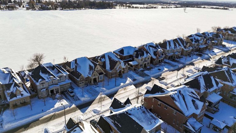 15-web-or-mls-31-munsie-dr