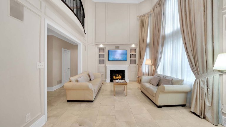 17-web-or-mls-328-st-urbain-dr