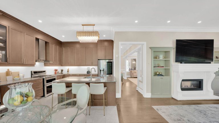 17-web-or-mls-6-orwell-dr