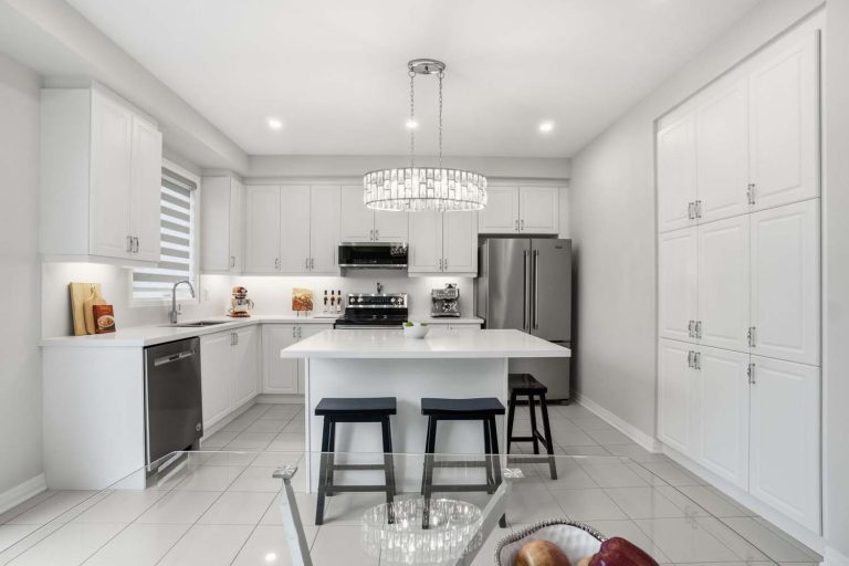 18-web-or-mls-92-pridham-pl
