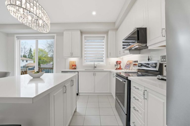 19-web-or-mls-92-pridham-pl