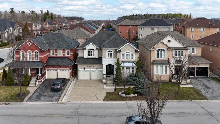 2-web-or-mls-328-st-urbain-dr