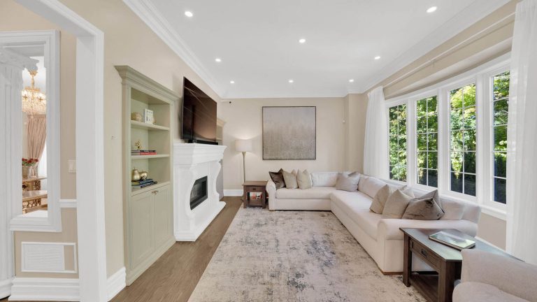 20-web-or-mls-6-orwell-dr