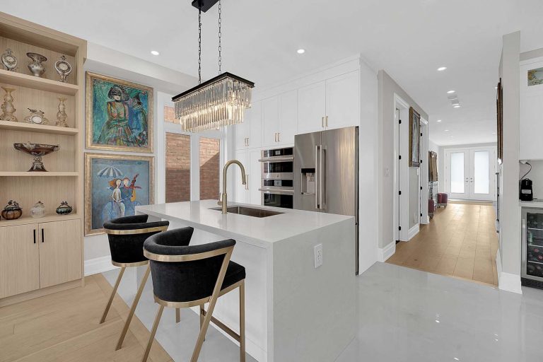 21-web-or-mls-109-alex-campbell-crescent