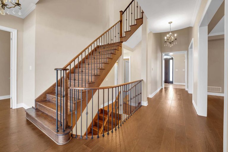 21-web-or-mls-31-munsie-dr