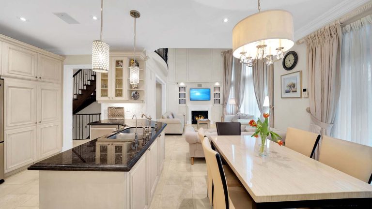 22-web-or-mls-328-st-urbain-dr