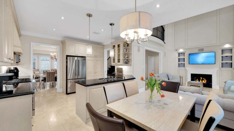 23-web-or-mls-328-st-urbain-dr