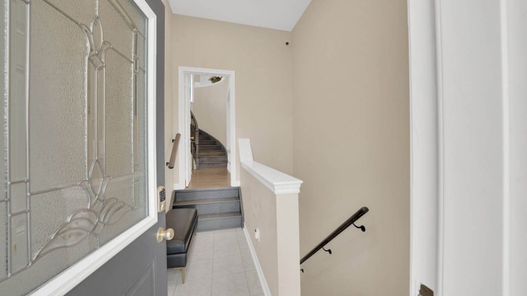 23-web-or-mls-6-orwell-dr