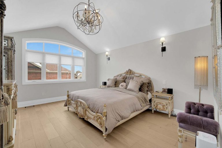 30-web-or-mls-109-alex-campbell-crescent