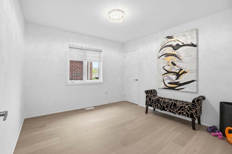 31-web-or-mls-92-pridham-pl