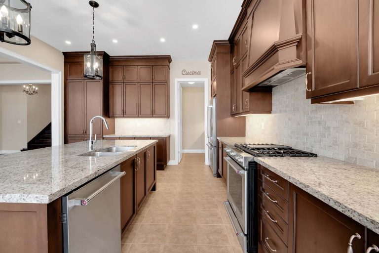 32-web-or-mls-31-munsie-dr