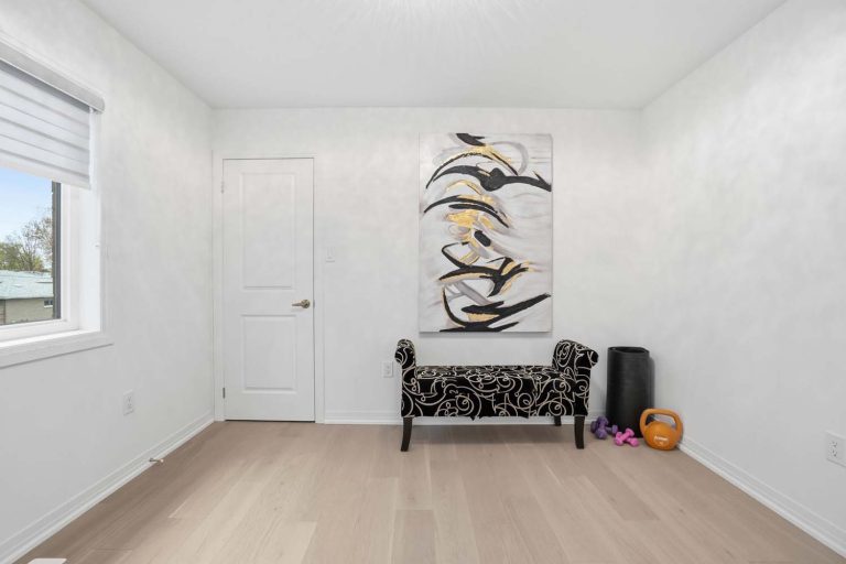 32-web-or-mls-92-pridham-pl