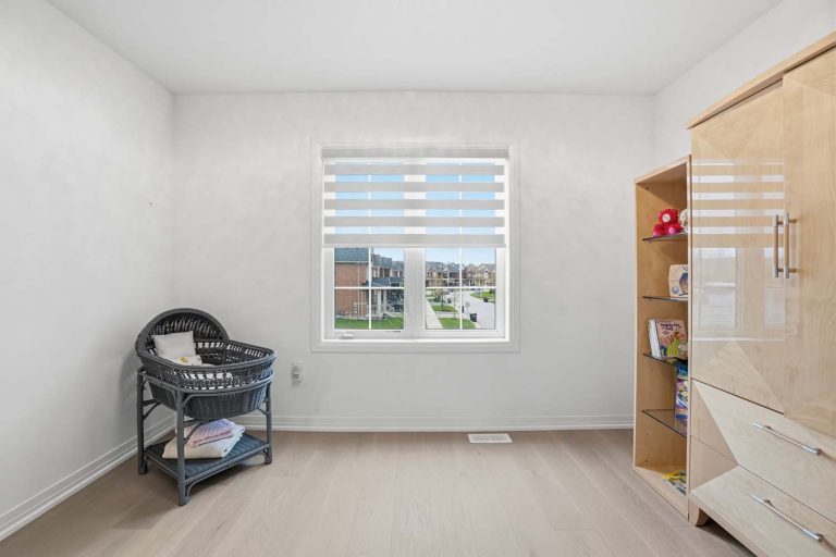 34-web-or-mls-92-pridham-pl