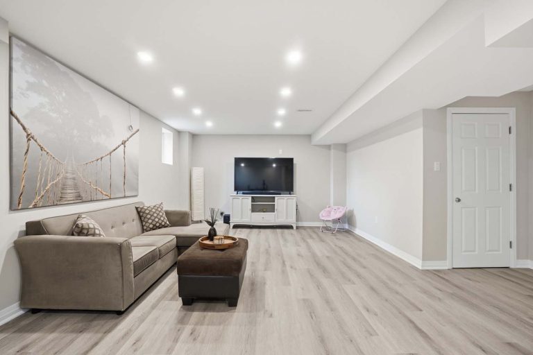 37-web-or-mls-92-pridham-pl