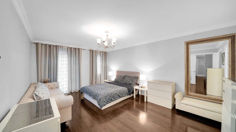 38-web-or-mls-328-st-urbain-dr