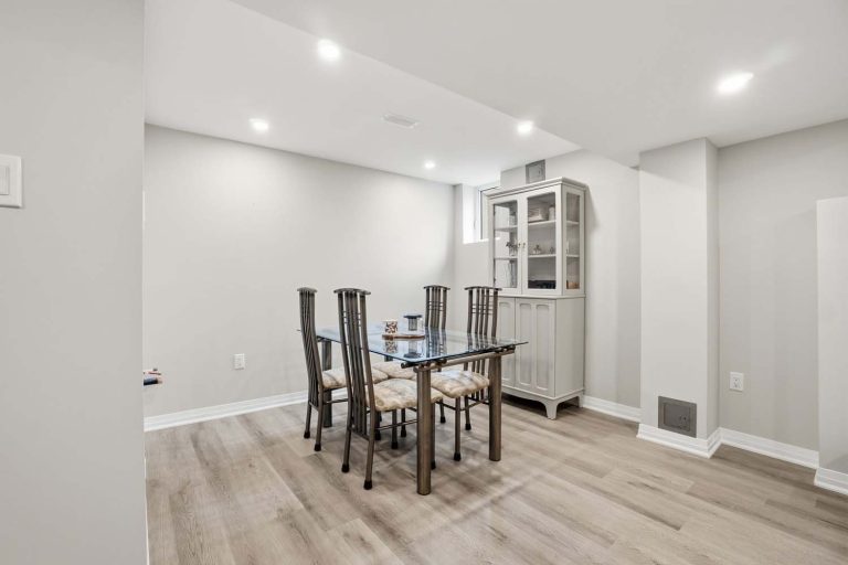 39-web-or-mls-92-pridham-pl