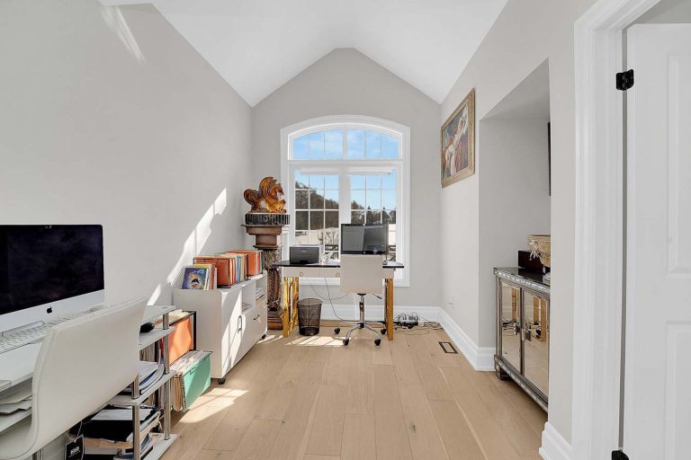 40-web-or-mls-109-alex-campbell-crescent