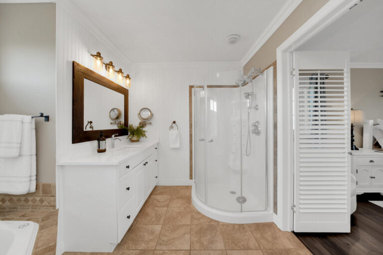 41 - Primary Bedroom Ensuite-041-055-1500x1000