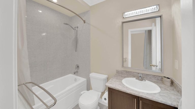 42-web-or-mls-6-orwell-dr