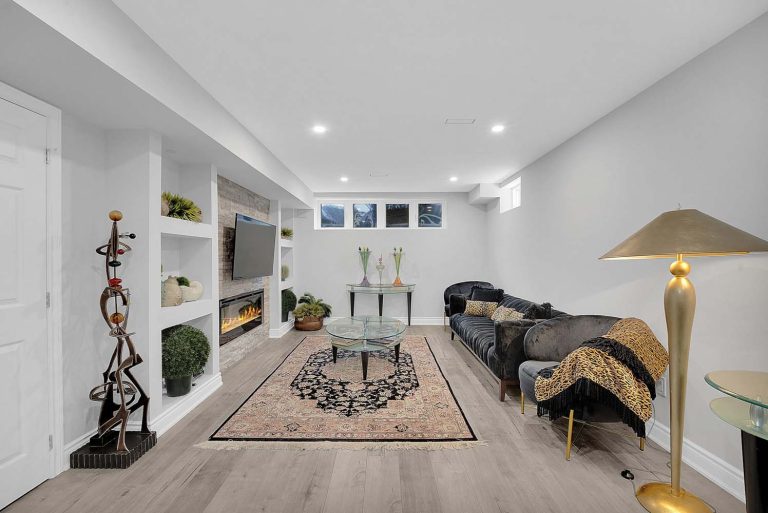 43-web-or-mls-109-alex-campbell-crescent