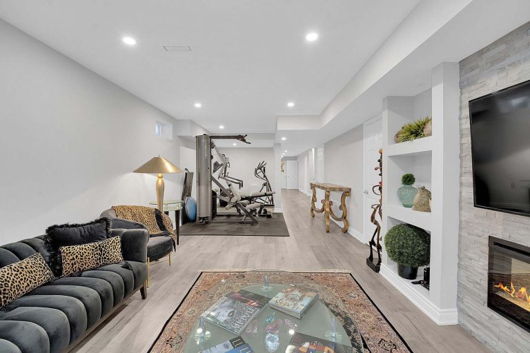 44-web-or-mls-109-alex-campbell-crescent