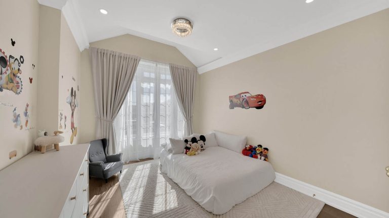 44-web-or-mls-6-orwell-dr