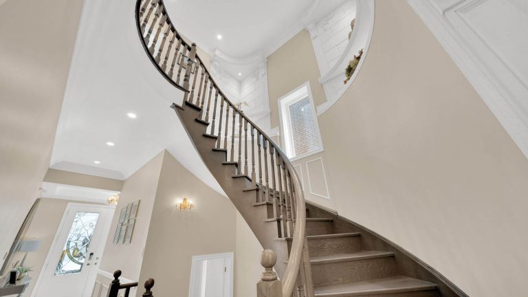 48-web-or-mls-6-orwell-dr