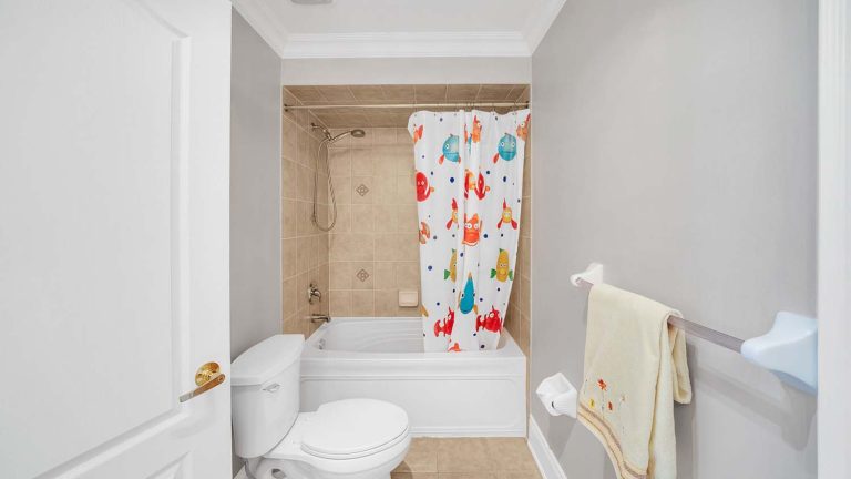 50-web-or-mls-328-st-urbain-dr