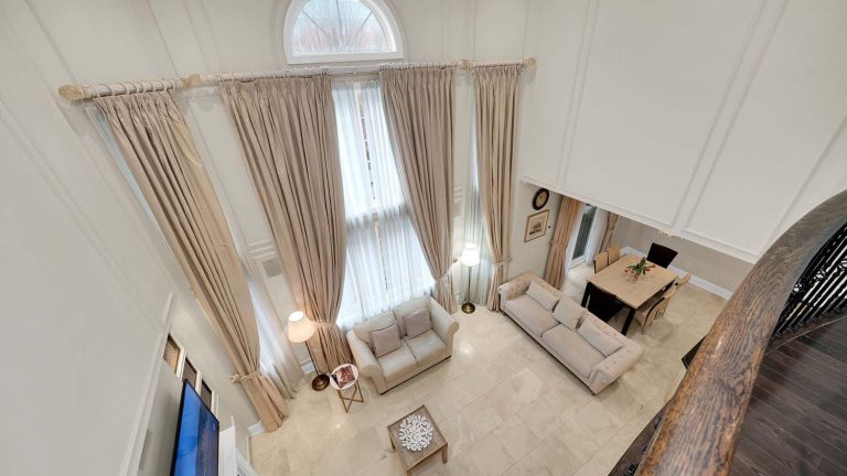 52-web-or-mls-328-st-urbain-dr