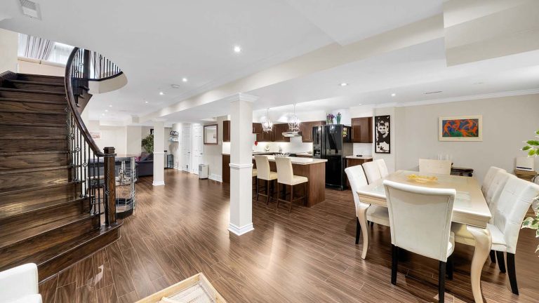 53-web-or-mls-328-st-urbain-dr