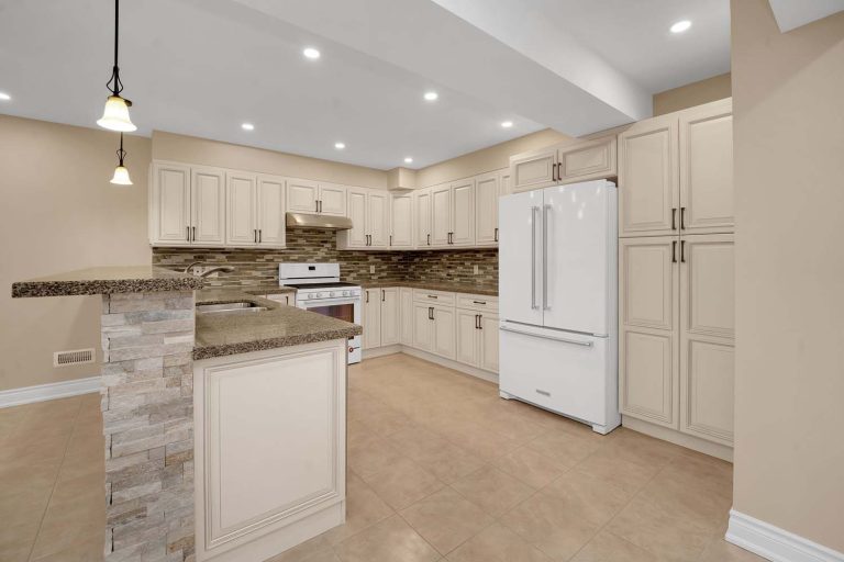 54-web-or-mls-31-munsie-dr