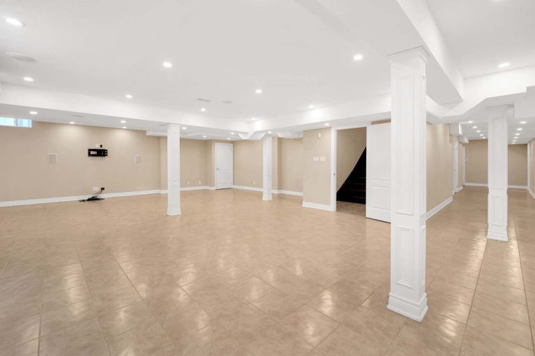 56-web-or-mls-31-munsie-dr