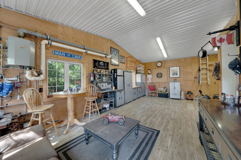 61 - WORKSHOP-061-023-1500x1000