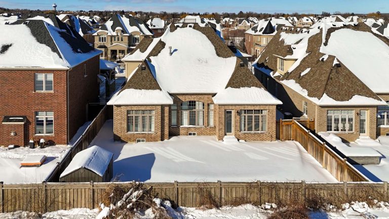 65-web-or-mls-31-munsie-dr