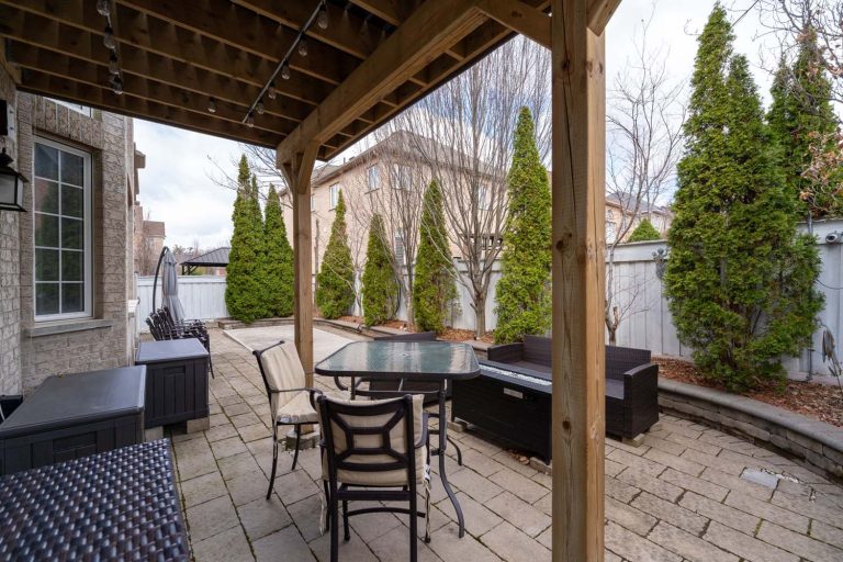 66-web-or-mls-328-st-urbain-dr