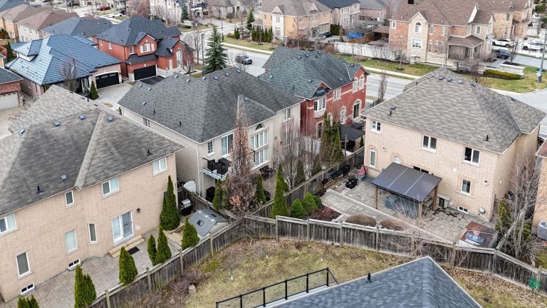 68-web-or-mls-328-st-urbain-dr