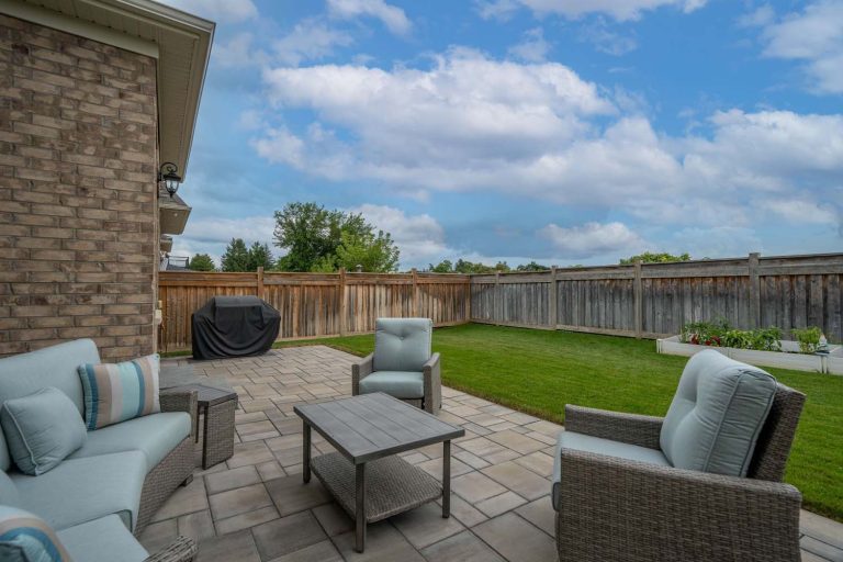 70-web-or-mls-31-munsie-dr