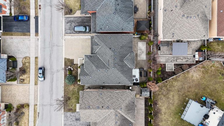 71-web-or-mls-328-st-urbain-dr