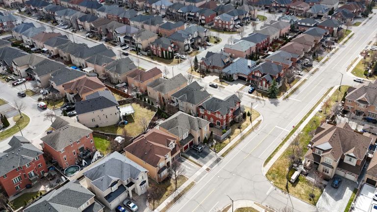 72-web-or-mls-328-st-urbain-dr