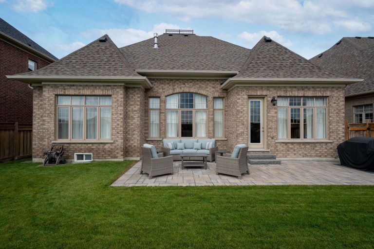 73-web-or-mls-31-munsie-dr