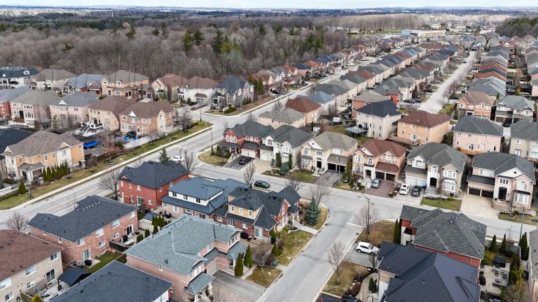 73-web-or-mls-328-st-urbain-dr