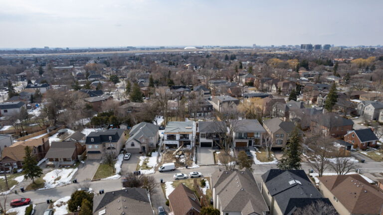 73-web-or-mls-54-corwin-crescent