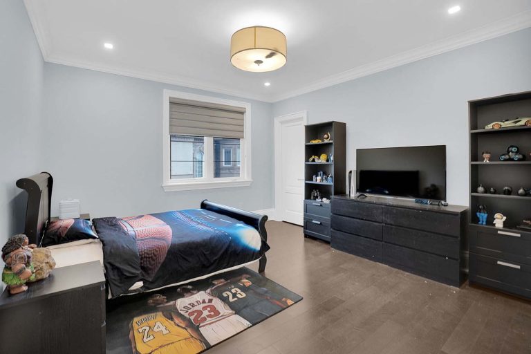 76-web-or-mls-78-mizuno-crescent