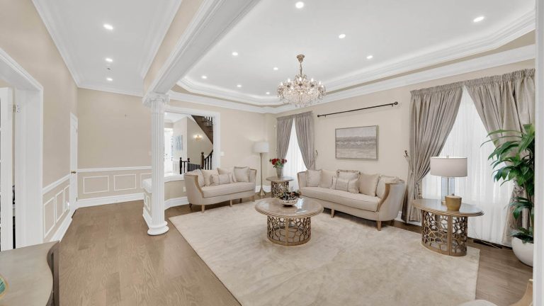 9-web-or-mls-6-orwell-dr